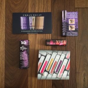 Urban Decay Makeup - Urban Decay Deluxe Sample Set Urban Decay Makeup - Urban Decay Deluxe Sample Set